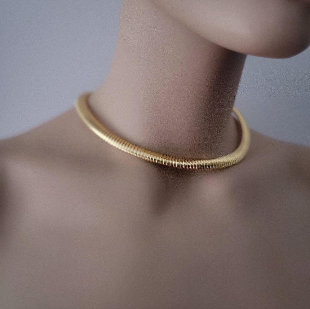 Omega Choker • AK Vintage Snake Chain • Gold Tone • Vtg Jewelry Thick - Picture 3 of 3
